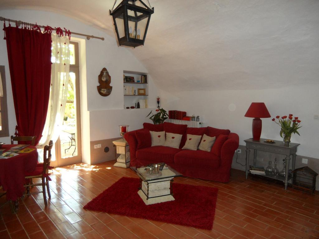 Mas De Foncaudette Bed & Breakfast 3*